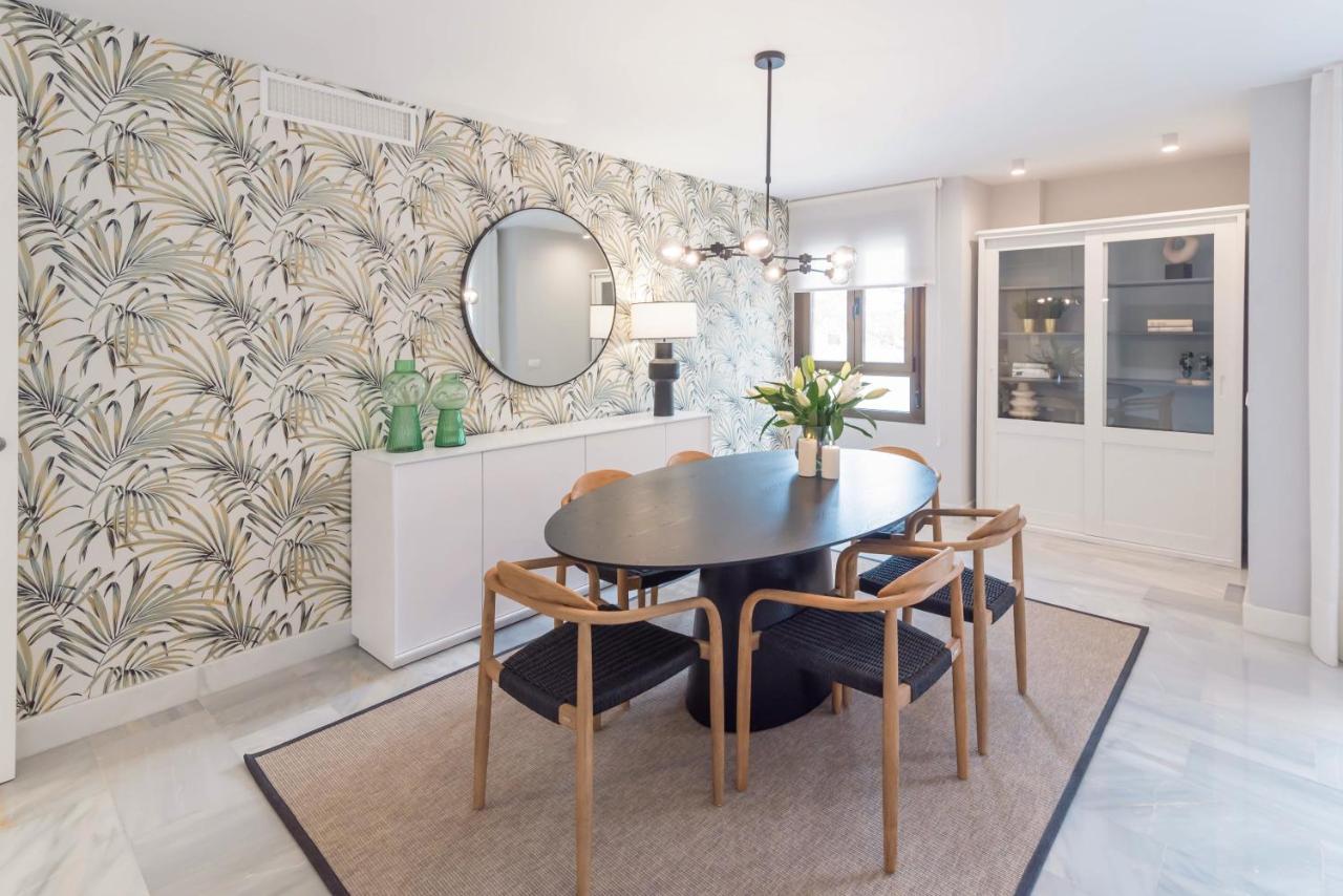 Premium Apartment & Free Parking By Ele Apartments マラガ エクステリア 写真