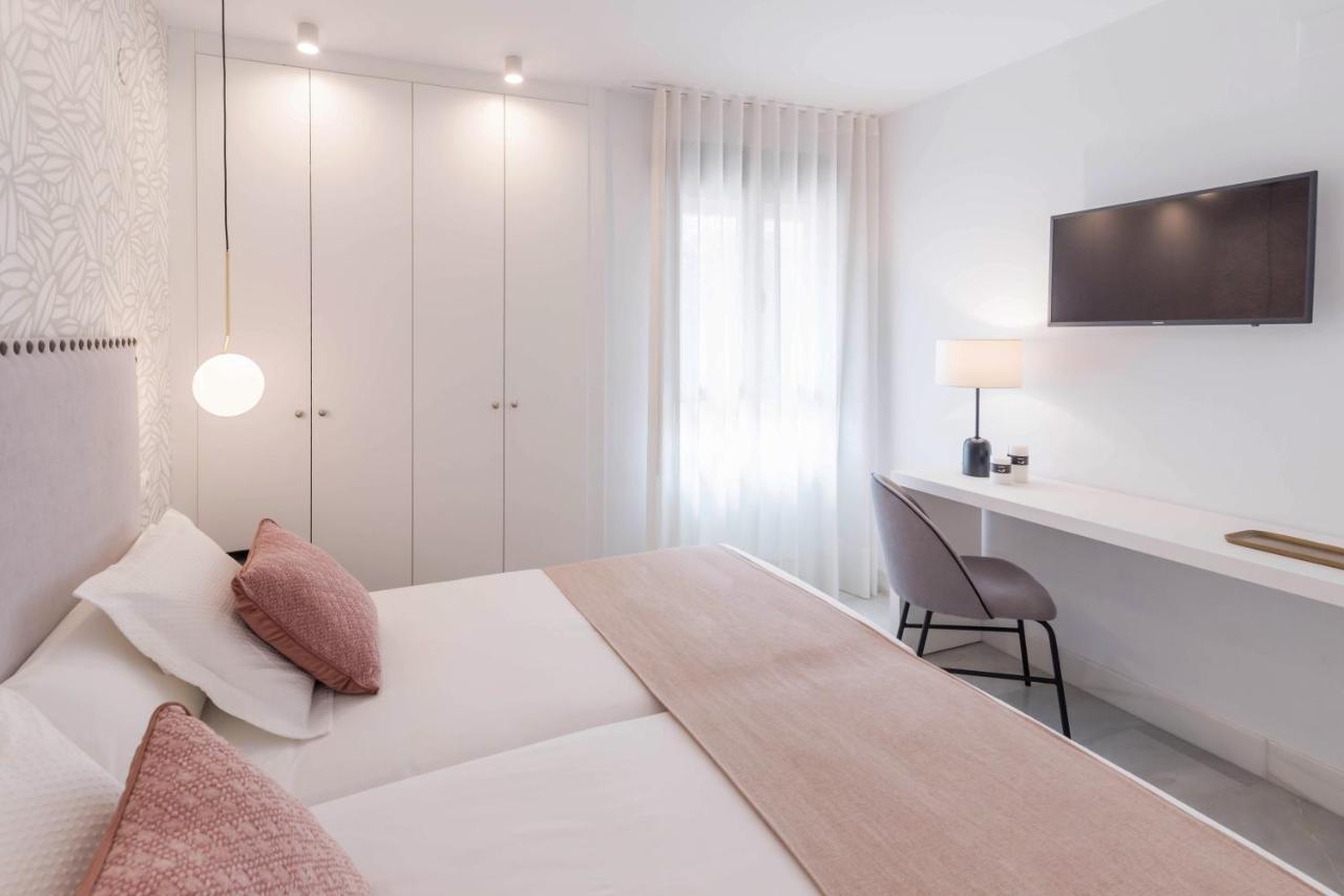 Premium Apartment & Free Parking By Ele Apartments マラガ エクステリア 写真