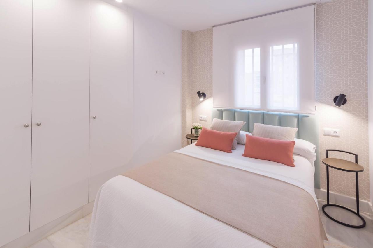 Premium Apartment & Free Parking By Ele Apartments マラガ エクステリア 写真