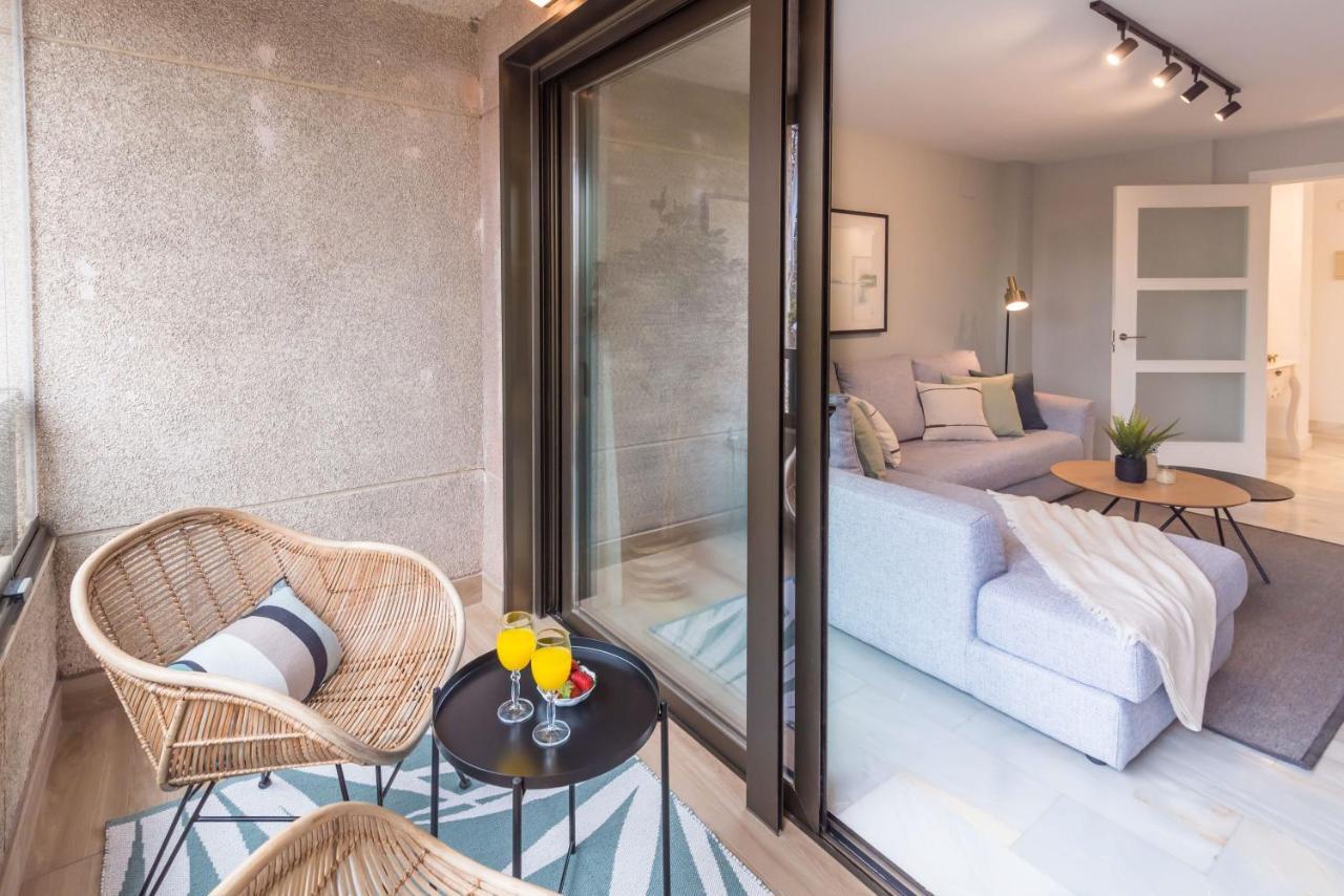 Premium Apartment & Free Parking By Ele Apartments マラガ エクステリア 写真